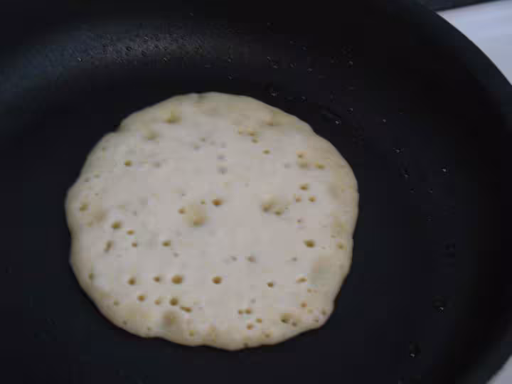 Petites crepes de pois chiche a la cuisson