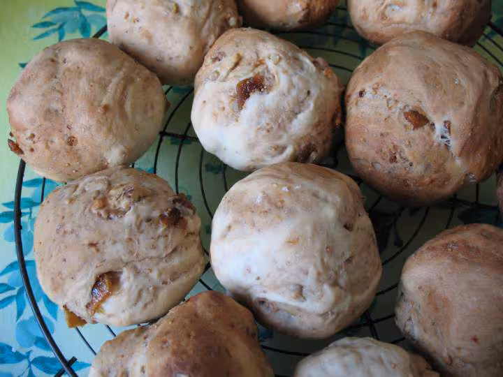 Petits pains aux figues et aux noix