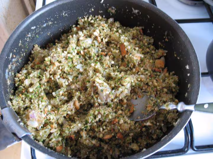 Preparation pour pate aux herbes et aux noix