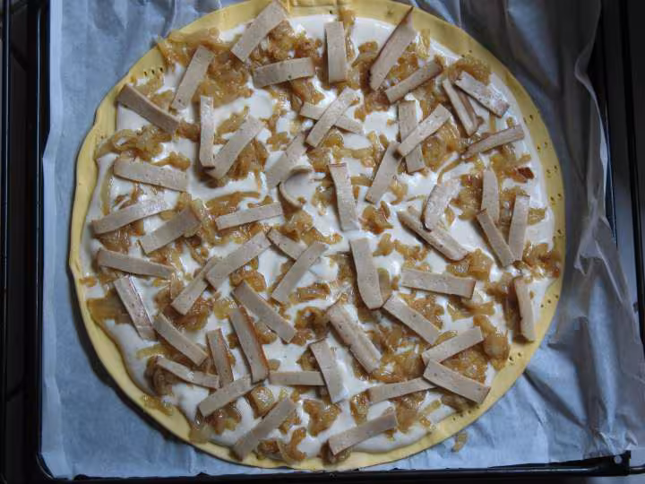 Tarte alsacienne vegetalienne avant cuisson