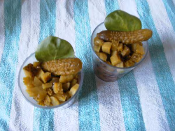Verrines de pate vegetal et cornichons