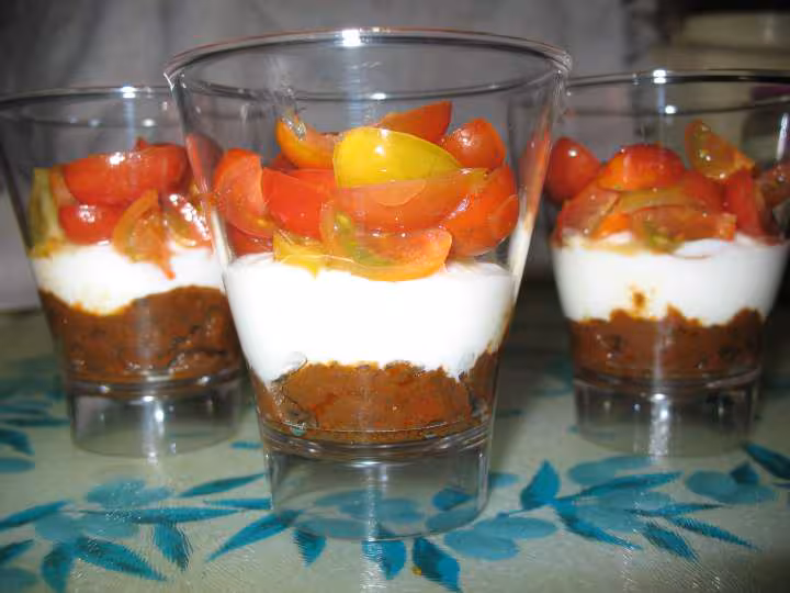 Verrines tomate olives brebi tomate polenta