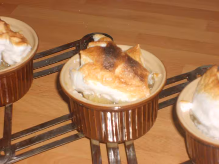 Compote de pommes meringuees