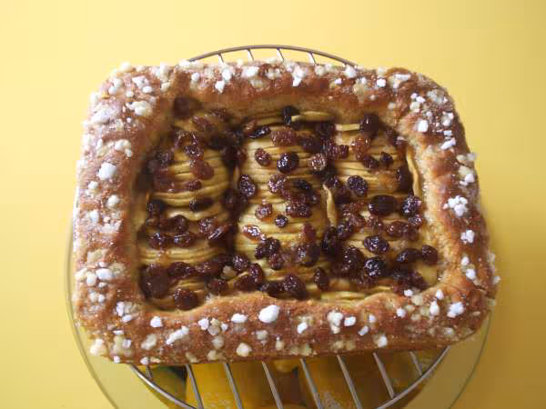 Tarte aux pommes briochee
