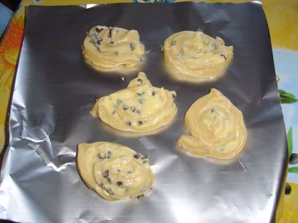 Petits pains aux pepites de chocolat couper la pate