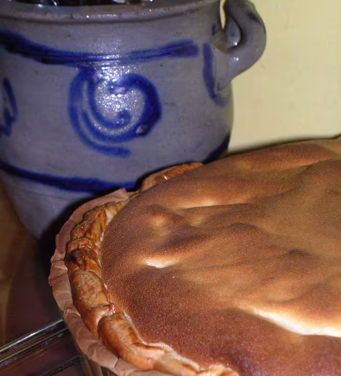 Tarte a la rhubarbe meringuee