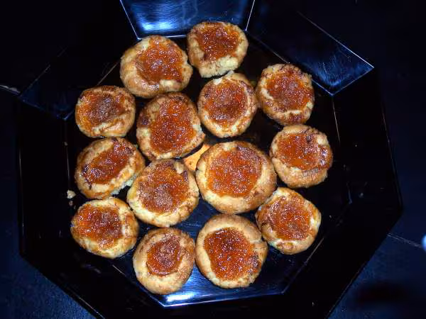 Petit four a la confiture