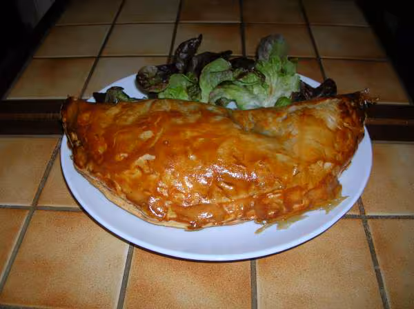 Chausson au poulet tomates