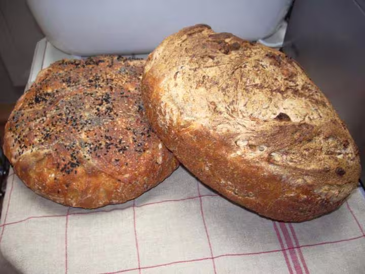 Pain au levain et pain complet kefir noix