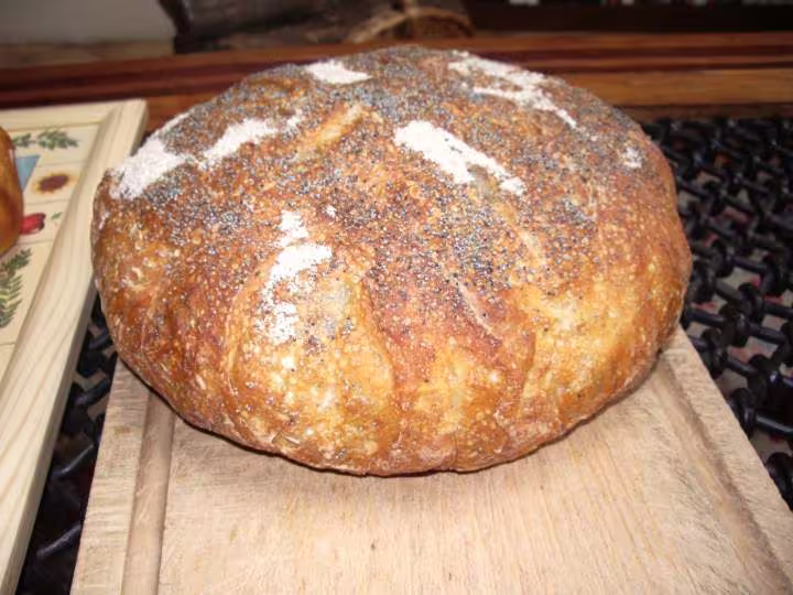 Pain complet levain pavot