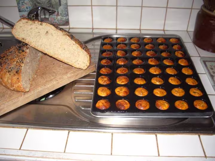 Pain et bouchons de thon