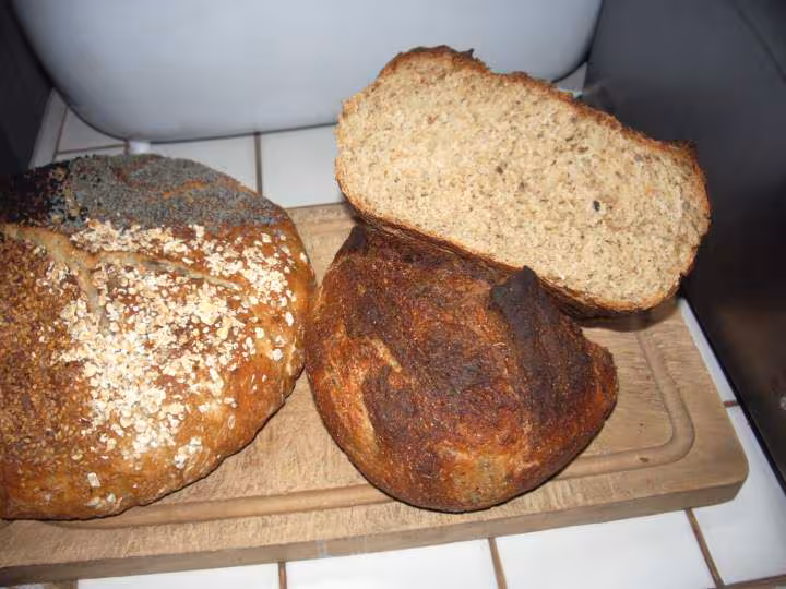 Pain levain cereales et au kefir poivre et confit d ail