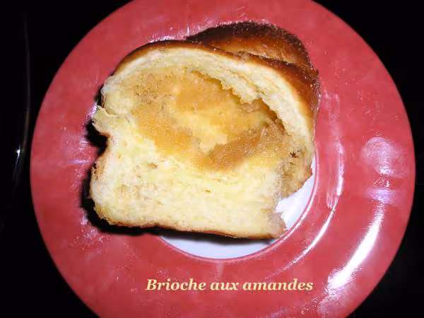 Brioche aux amandes
