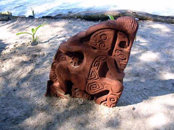 Tiki en pierre