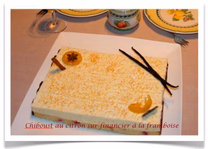 Mousse de citron sur financier a la framboise