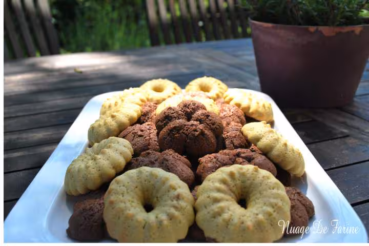 Petits biscuits avec la presse