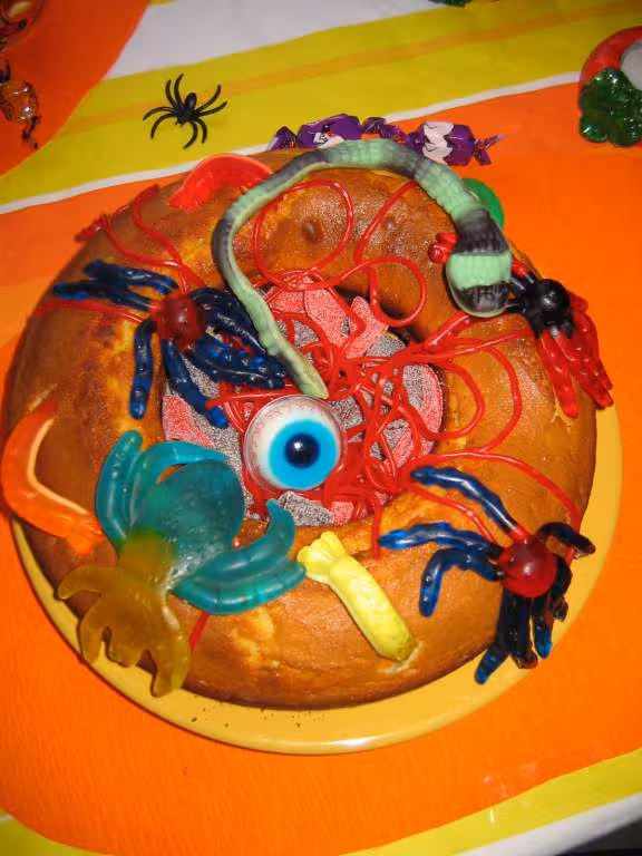 Gateau aux vers de terre et araignees
