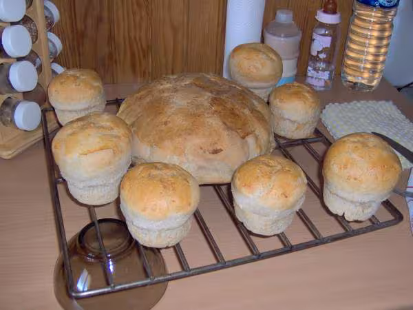 Petit pain aux cereales et miche campagne