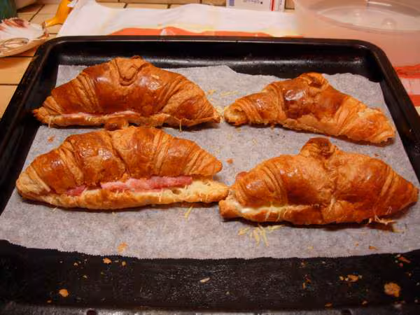 Croissant au jambon