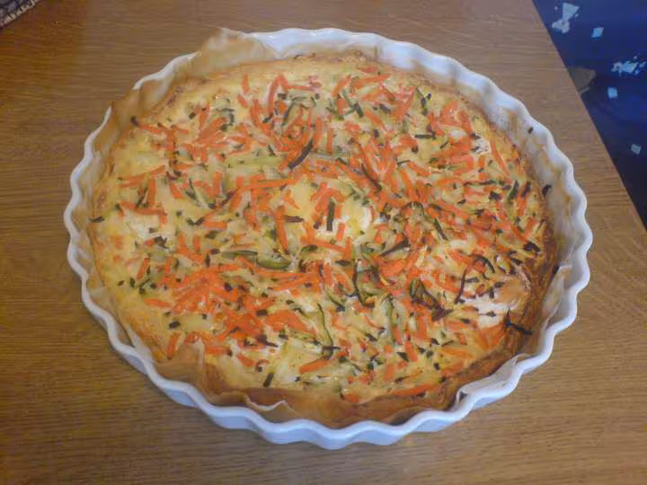 Tarte au chevre et a la julienne de legumes