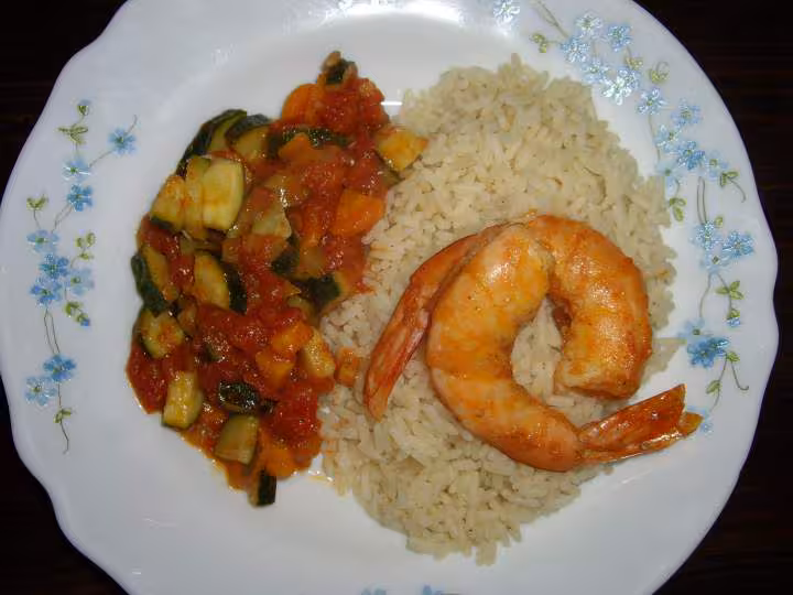 Poellee de crevettes et sa brunoise de legumes