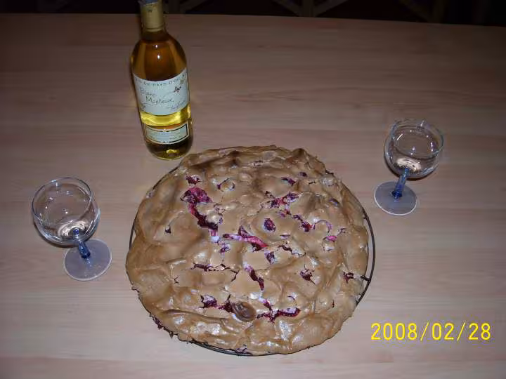 Tarte meinguee a la framboiseet son petit vin