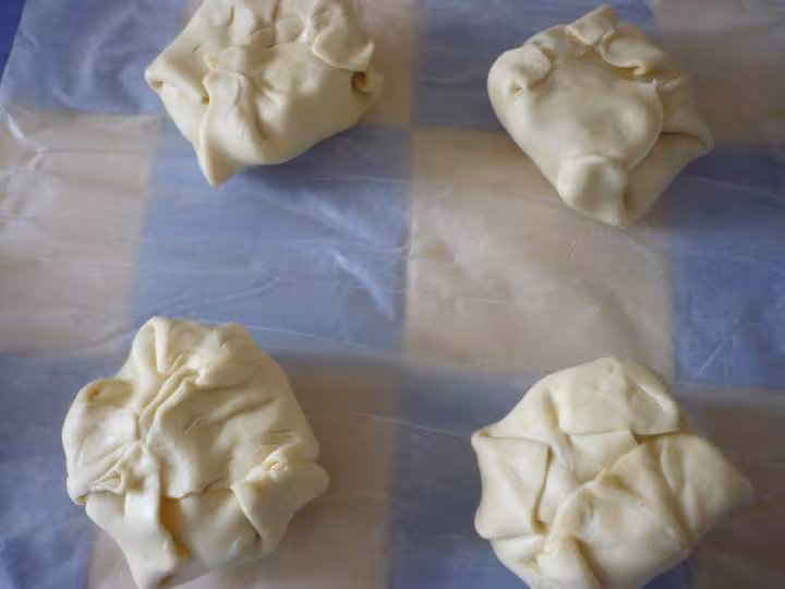 Douillons aux pommes caramel aux eclats de noisettes