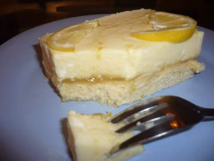Mousse de citron sur biscuit recette de poriotine