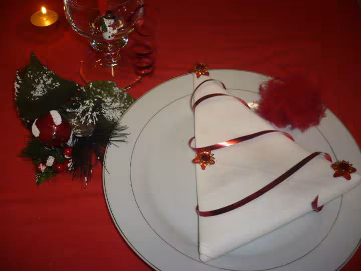 Pliage de serviette sapin de noel