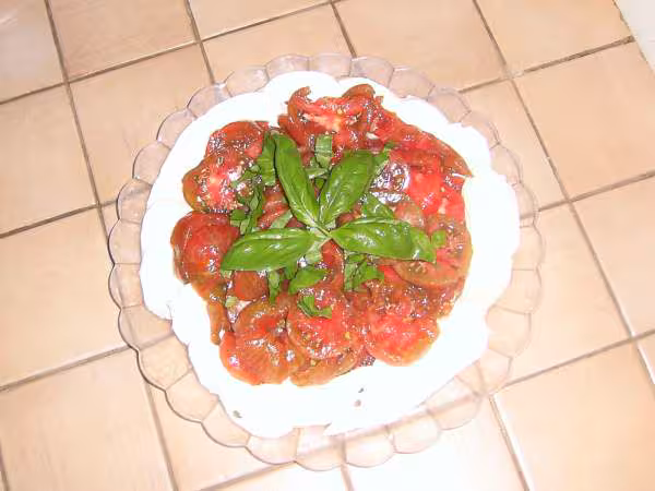 Salade de tomates mozzarella et parme