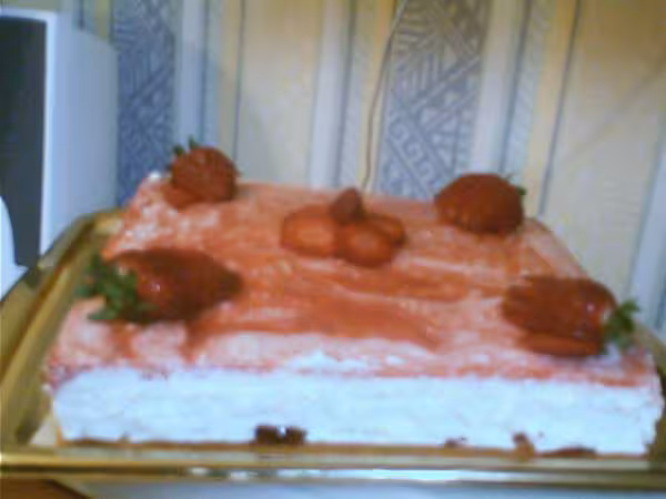 Gateau mousseux aux fraises de cococitron