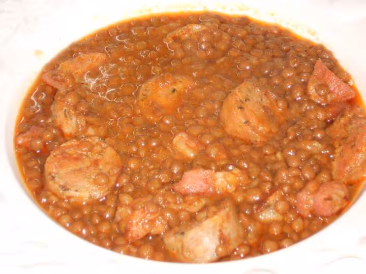 Lentilles aux saucisses et au lard