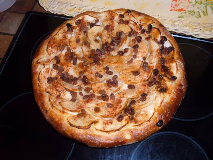 Tarte a pate levee aux pommes