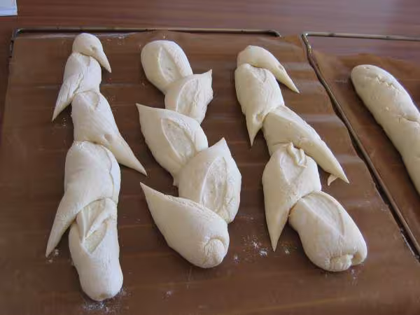 Baguettes normales et baguettes epis avant cuisson