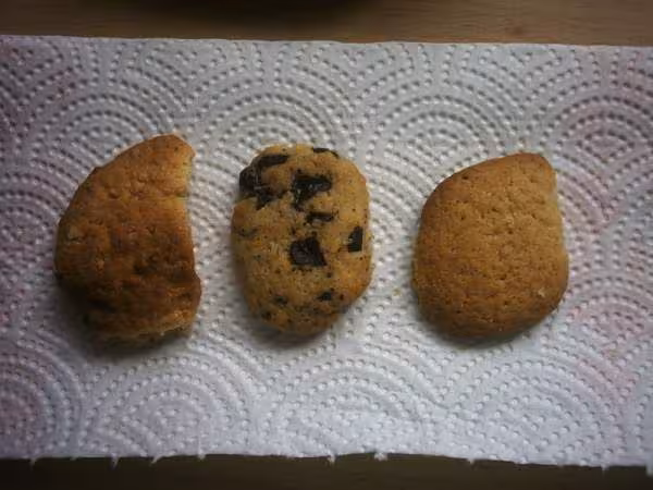 3 biscuits
