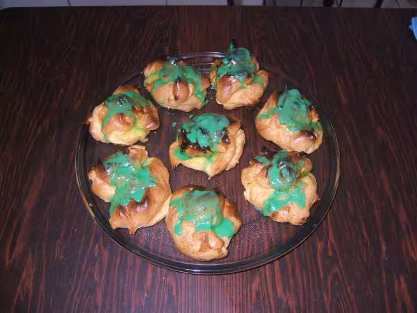 Choux a la creme de citron et glacage a la menthe