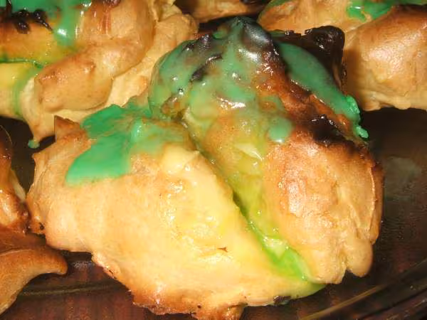 Choux a la creme de citron et glacage a la menthe