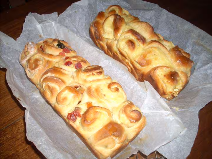 Brioche fruit confit