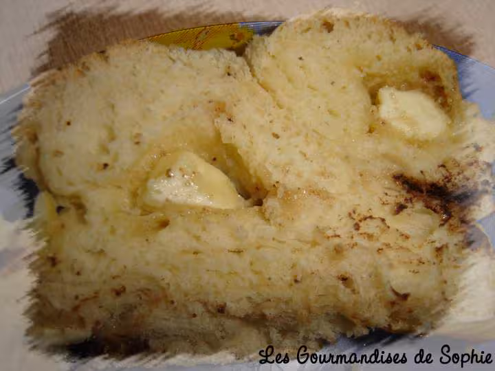 Brioche tressee aux pepites de chocolats noir et blanc