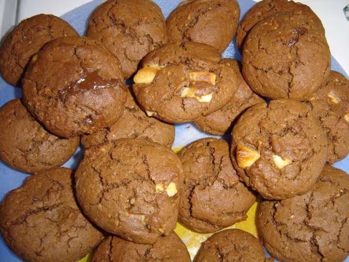 Cookies croustillants au chocolat noir et pepites de chocolat blanc