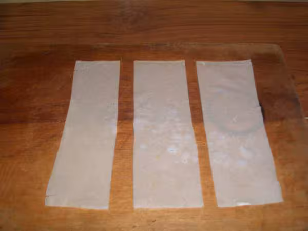 Decoupages feuilles samoussas en trois