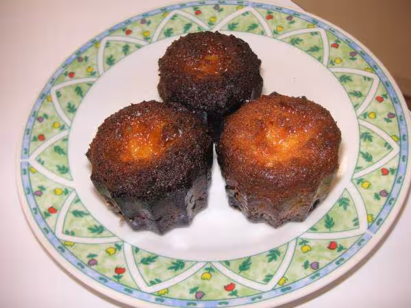 Mini canneles bordelais