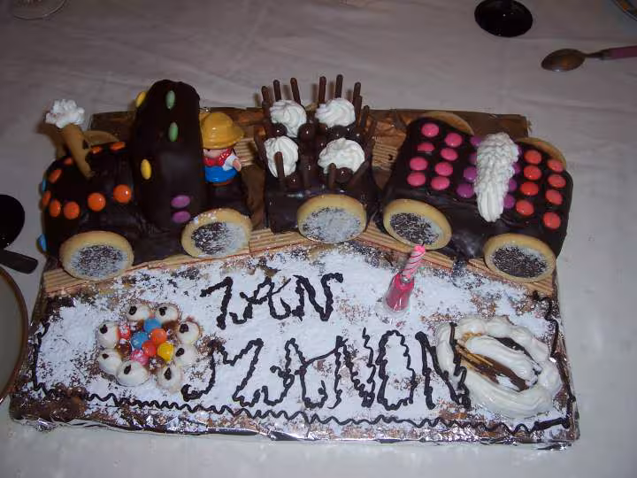 Gateau tit train des 1an de manon