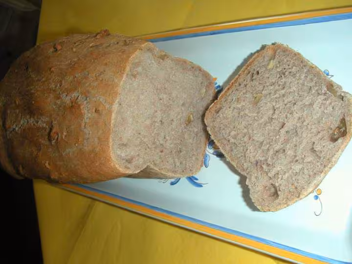 Mon pain au vin rouge et aux noix