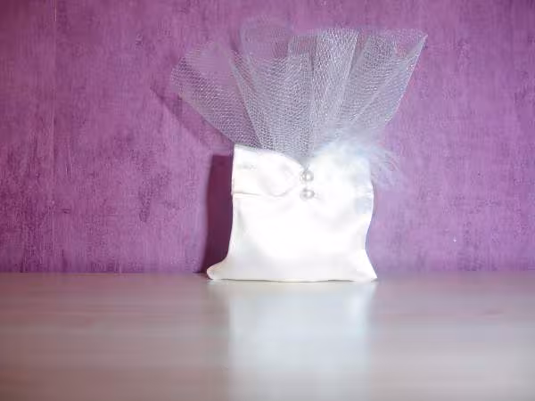 Sachet bustier avec ballotin de drages