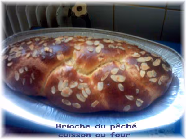 Brioche du peche cuite au four