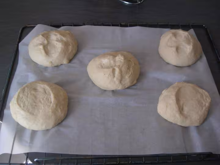 Petits pains au lait pas cuits