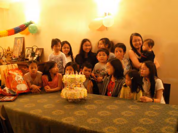 Anni de thuy an amp phuong anh tous les enfants presents 15 avec le bebe
