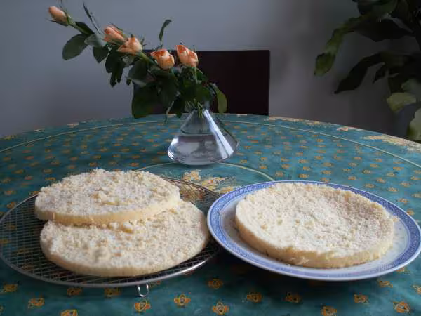 Banh bong lan la dua genoise
