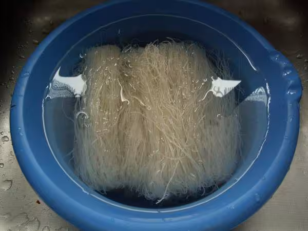 Banh hoi fines vermicelles trempees